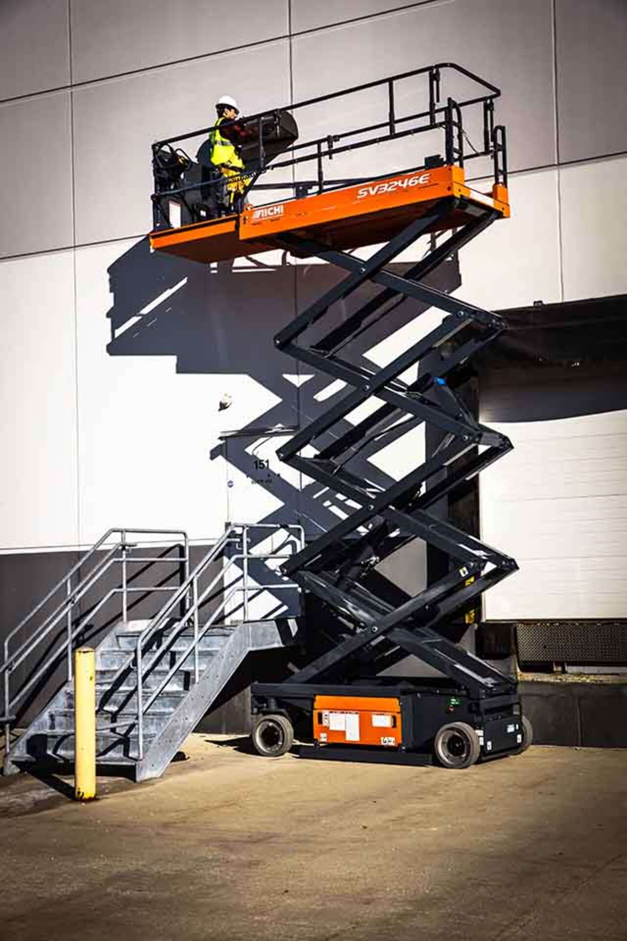 Aichi Lift Dealer Michigan Scissor Lifts In Action