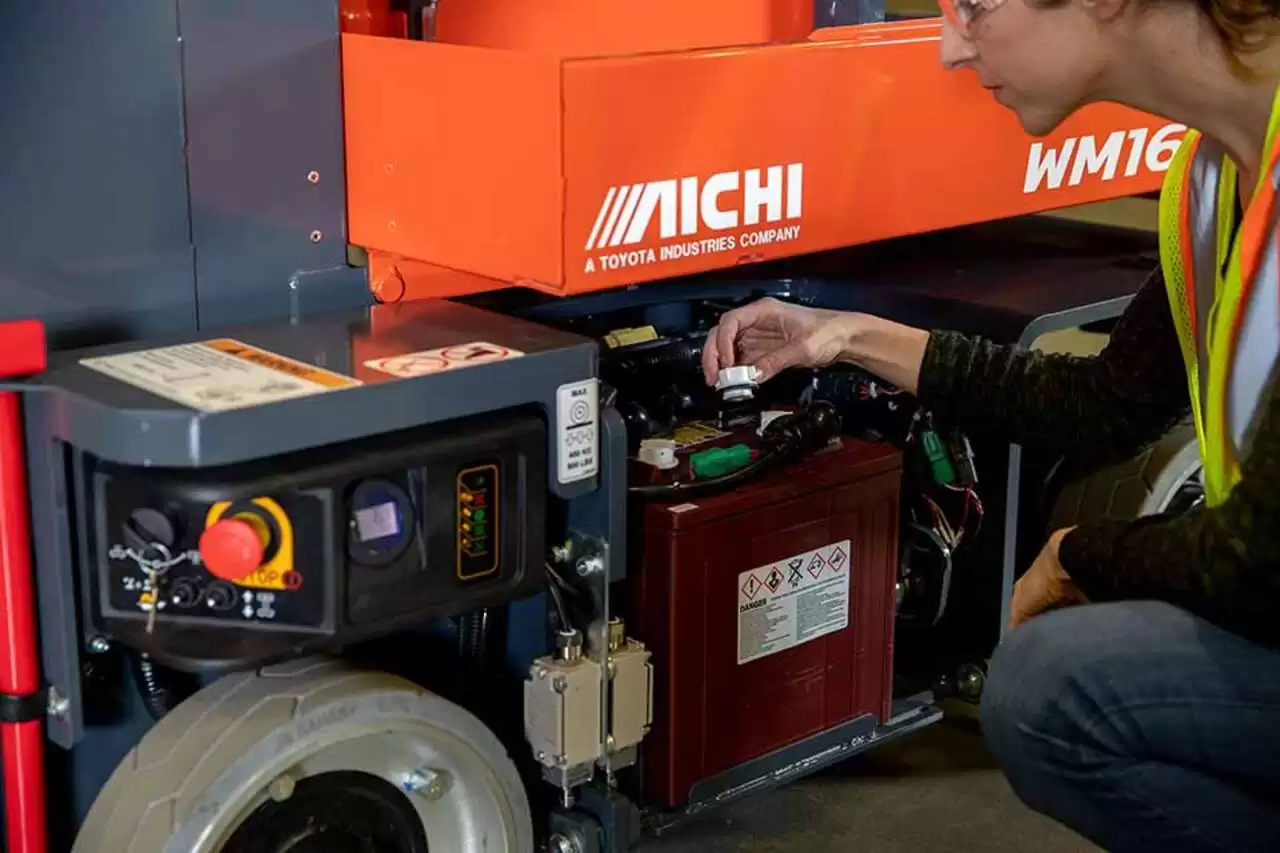 Aichi Lift Dealer Vertical Mast Lift Battery